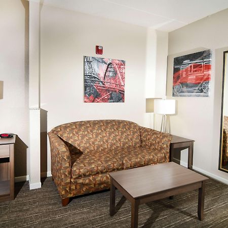 Best Western Plus Sandusky Hotel & Suites Екстер'єр фото